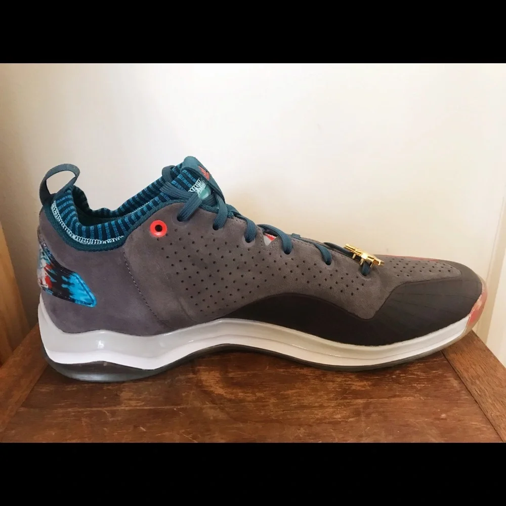 Adidas Icon Trainer Legend Sneakers